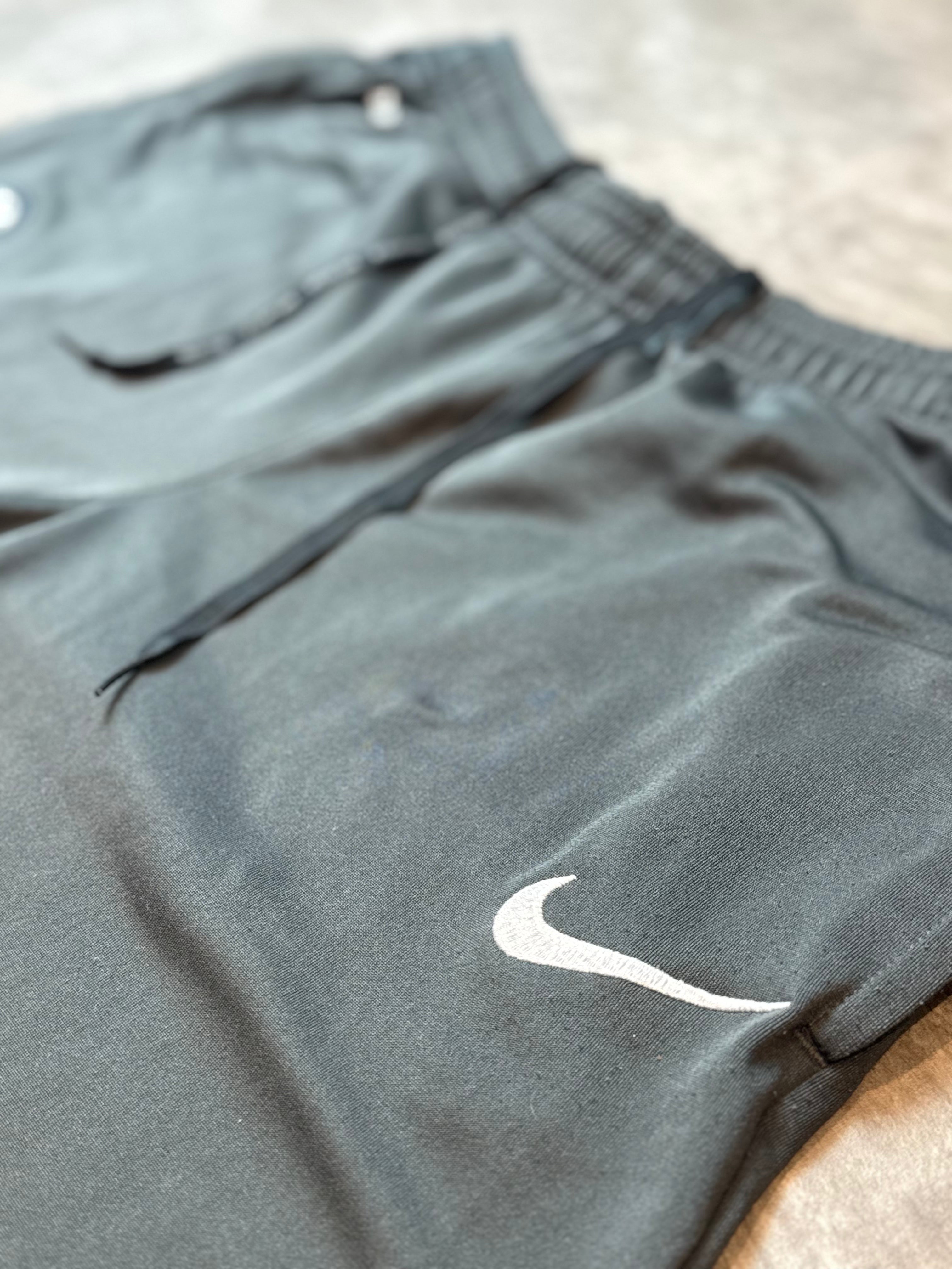 Nike x Juventus | Tracksuit (L) | Grau